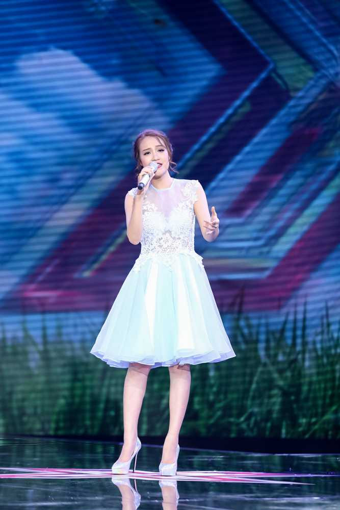 X-Factor: Hot girl 'chân dài như Hà Hồ, hát hay như Mỹ Tâm' gây sốt
