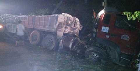 Chiếc xe kéo gây ra tai nạn liên hoàn Chiếc xe kéo gây ra tai nạn liên hoàn