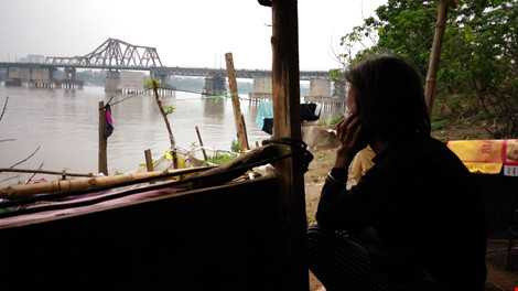 Giờ ở cái tuổi này rồi, tôi chỉ mong sống khỏe chết nhanh thôi. Ốm đau không có tiền khổ lắm, một mình mà, cụ Lan ngậm ngùi nói