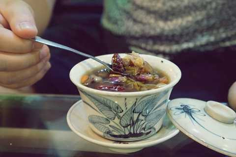 Một tách trà đạo tại Yên Hoa Trà - một trà quán lâu năm nổi tiếng tại Hà Nội