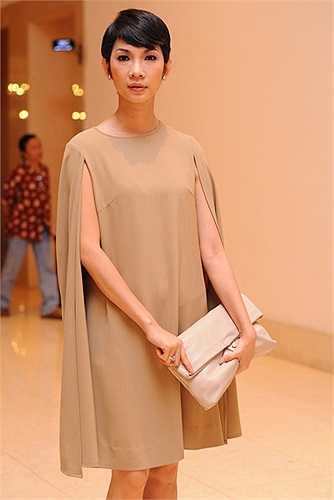 Xuân Lan đơn giản nhưng cực kỳ ấn tượng, cá tính với kiểu tóc tém.