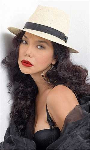 Khi biết yêu, chị may mắn gặp được người đàn ông yêu thương mình, biết chấp nhận cái cơ thể kinh dị của mình. Không muốn cứ phải sống trong một thân xác vay mượn, Thái Tài quyết định đi phẫu thuật chuyển đổi giới tính và đã thành công.