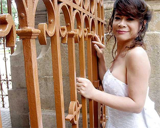 Chỉ sau khi quyết tâm đi chuyển giới, được sống với chính con người thật, suy nghĩ thật bên trong là một người đàn bà, Di Yến Quỳnh mới cảm nhận được hết tình yêu thương, tình yêu trai gái giữa mình và người đàn ông mà cô nguyện sẽ đi theo trọn đời.