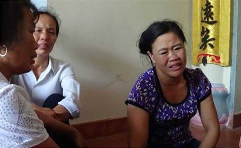 Người thân các nữ sinh bị đuối nước không tin nổi con em của họ đã ra đi sau buổi chiều định mệnh.