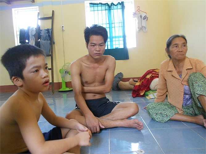 Việc côn trùng lạ tấn công khiến cho nhiều gia đình hoang mang và lo lắng