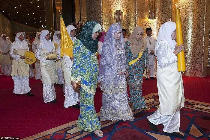 Công chúa là con của một trong những người đàn ông giàu nhất thế giới