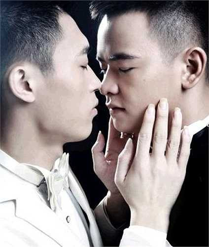 Có người hỏi vì sao cả hai không phải người Tuyền Châu lại đến đây chụp ảnh thay vì chụp ở quê của họ?