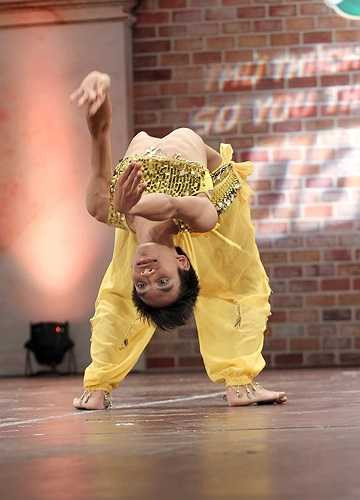 Nó du nhập vào Việt Nam khoảng năm 2005 và đến nay đã trở nên không còn xa lạ với công chúng. 