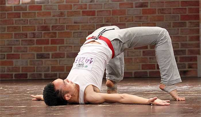 Mặc dù cố gắng thể hiện hết sức nhưng Hùng chưa chinh phục hoàn toàn BGK và phải vào vòng thử thách thêm. Nhưng cuối cùng, Hùng đành chia tay cuộc thi tại đây. 