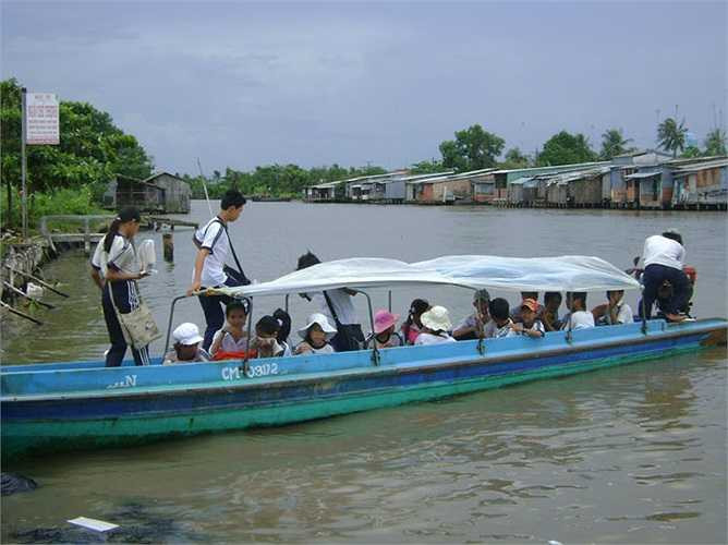 Chông chênh con đò nhỏ
