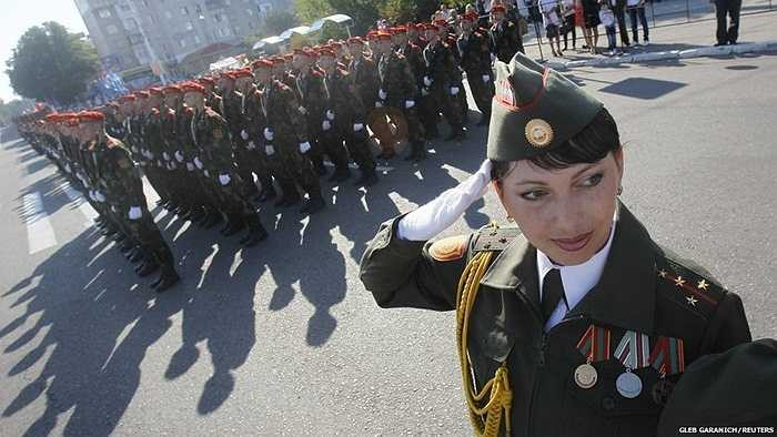 Lễ duyệt binh của các binh sĩ Moldova chuẩn bị cho ngày Quốc khánh