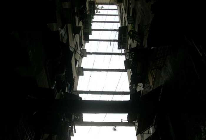 Khi đưa vào sử dụng, chung cư này được xem là một trong những tòa nhà cao và hiện đại nhất Sài Gòn. Tuy nhiên, từ năm 2002 chung cư bị xuống cấp trầm trọng nên UBND TP HCM đã có chủ trương di dời các hộ dân.