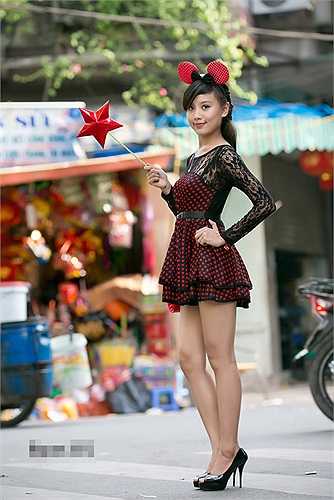 Cô bạn xinh đẹp này tự tin khoe dáng chuẩn