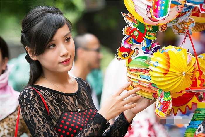 Minh Trang thích nghe nhạc, shoping, đi du lịch khắp mọi vùng miền và tán gẫu cùng bạn bè.