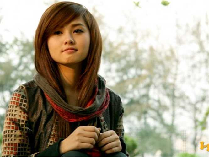 Còn Tâm Tít lại từng là nữ sinh nổi tiếng tại trường Hồ Xuân Hương.