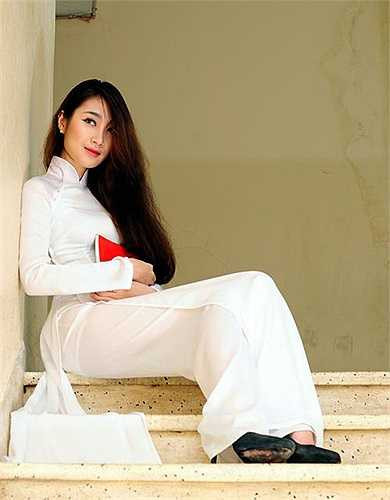 Hải Quyên tâm sự rằng cô cũng rất yêu quý và học được rất nhiều điều từ người chị gái là ca sĩ Thu Ngọc