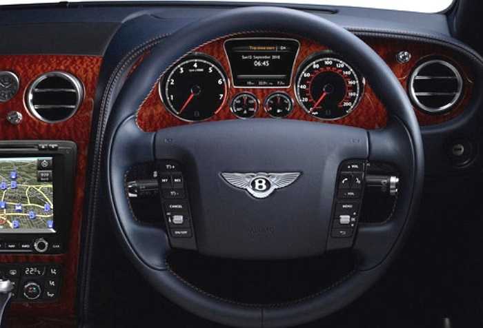 Ước tính, để có đủ loại da nguyên tấm cho một chiếc Bentley, người ta sẽ phải “hạ sát” khoảng 11 chú bò và 125 tiếng đồ hồ làm việc thủ công liên tục của các công nhân lành nghề nhất nước Anh.