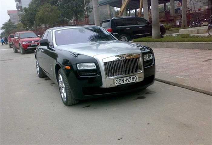 Chiếc Roll-Royce Ghost nhập về VN giá không dưới 1 triệu USD.