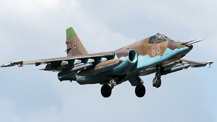 Máy bay chiến đấu 1 phi công Su-25SM