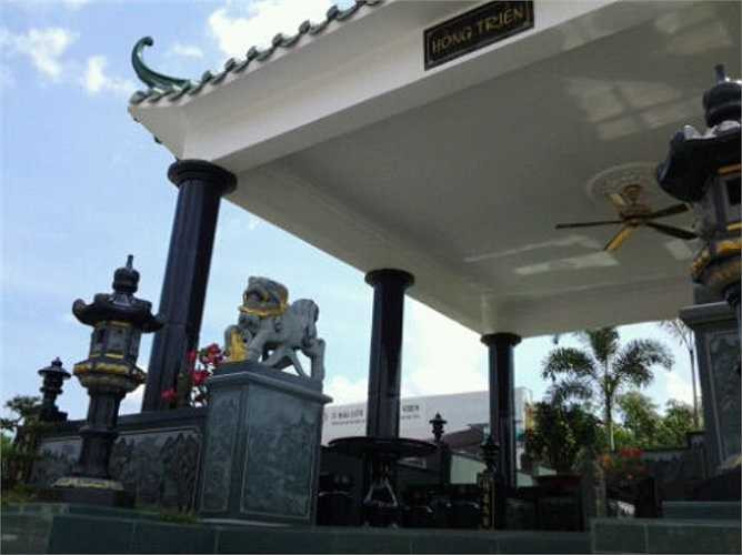 Mái nhà được thiết kế theo kiểu đình nghỉ mát mái gối thủy tinh nhã lệ