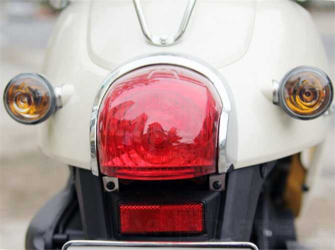 Đuôi xe thiết kế khá ngộ nghĩnh