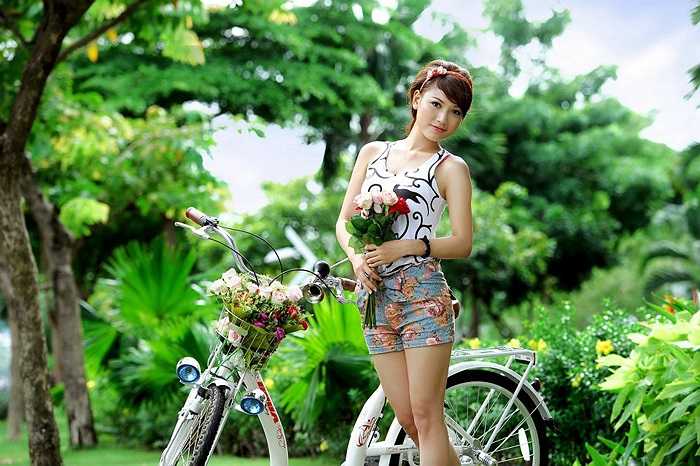 Căng tràn sức sống của thiếu nữ tuổi 20