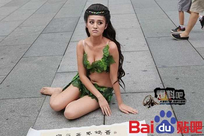 Thật khó hiểu với hành động của một số hotgirl Trung Quốc hiện nay
