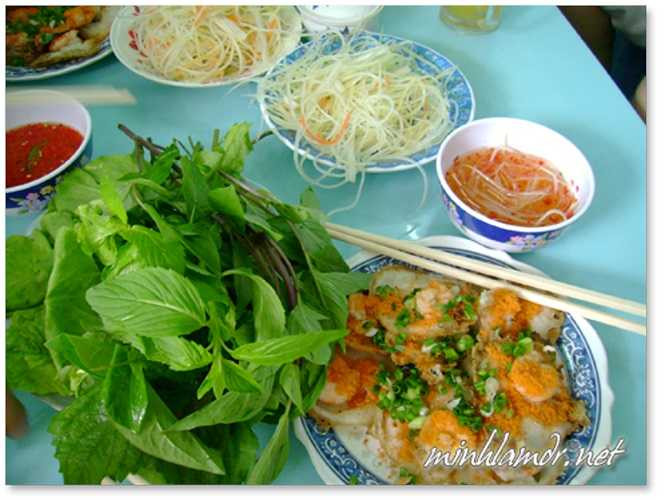 Bánh khọt Vũng Tàu - Đơn vị sở hữu: Tỉnh Bà Rịa - Vũng Tàu. Bánh khọt ngon phải là những chiếc bánh vừa giòn vừa dai. 