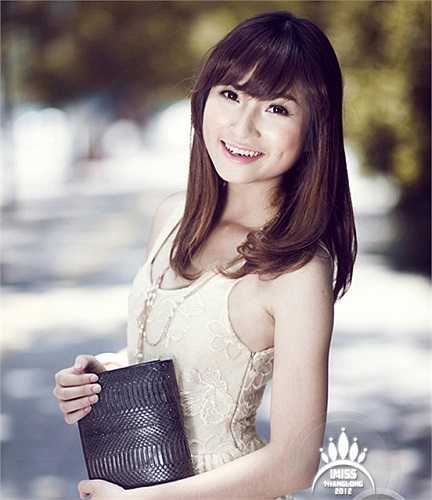 Nụ cười rạng rỡ như mùa thu tỏa nắng