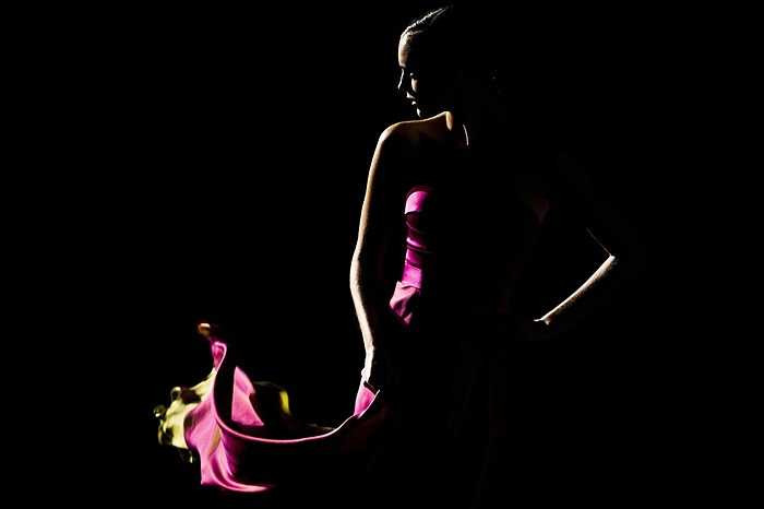 Người mẫu trình diễn bộ sưu tập mùa hè của nhà thiết kế Hannibal Laguna trong Tuần lễ Thời trang Mercedes Benz ở thủ đô Madrid, Tây Ban Nha.