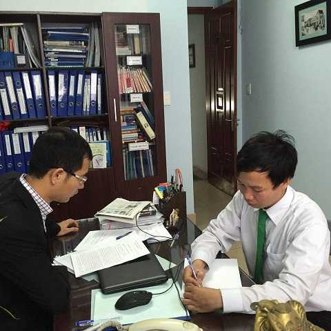 Tài xế Tưởng viết tường trình vụ việc