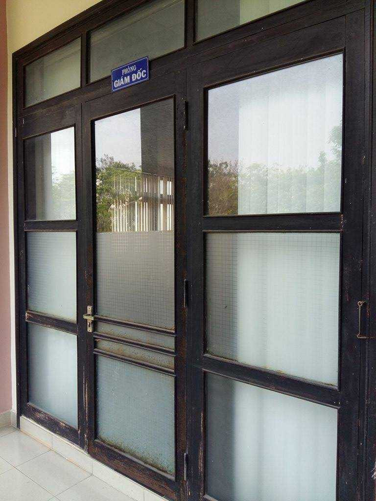 Thời điểm chiều ngày 29/3 dù trong giờ hành chính nhưng vị giám đốc Sở GTVT Thừa Thiên - Huế không có mặt tại nhiệm sở, phòng làm việc khóa chặt.