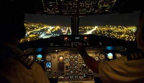 Tờ nhật báo Nga Kommersant khẳng định, những sai sót của phi công đang là trọng tâm điều tra, được coi là nguyên nhân chính gây ra thảm họa. Tờ nhật báo Nga Kommersant khẳng định, những sai sót của phi công đang là trọng tâm điều tra, được coi là nguyên nhân chính gây ra thảm họa.