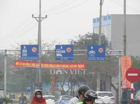 Biển phân làn trên tuyến đường 353.