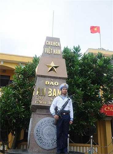Đảo là nhà, biển cả là quê hương, bởi thế các cán bộ, chiến sỹ hải quân vẫn ngày đêm canh giữ, bảo vệ chủ quyền thiêng liêng của tổ quốc.