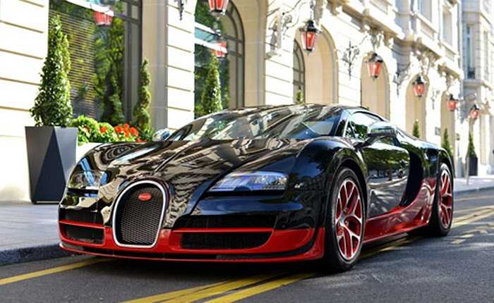 Trong tiếng Pháp, 'Vitesse' có nghĩa là tốc độ. Vẫn sở hữu động cơ giống Super Sport, loại dung tích 8 lít, 16 xi-lanh xếp theo kiểu chữ 'W', công suất 1.200 mã lực, mô-men xoắn cực đại 1.500 Nm. Để cải tiến tính năng vận hành, khung gầm của Vitesse sẽ có thay đổi so với Super Sport.