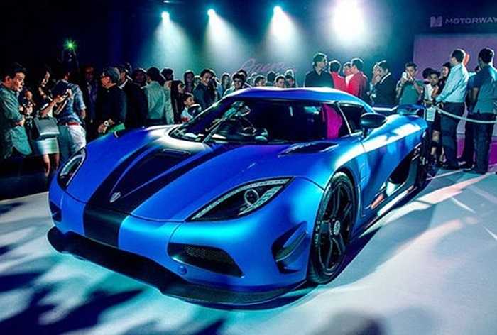 Giống như tất cả các phiên bản Agera, Agera S trang bị động cơ 5 lít V8 tăng áp turbin kép truyền lực trực tiếp tới bánh sau thông qua hộp số ly hợp kép 7 cấp và bộ vi sai điện tử. Với xăng có chỉ số octan thấp hơn nhiên liệu E85, công suất cực đại của Agera S cũng thấp hơn so với Agera R, với 1.030 mã lực thay vì 1.140 mã lực. Mô-men xoắn cực đại 1.100 Nm. 
