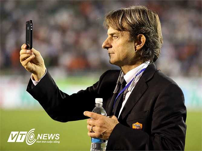 HLV Guillaume Graechen cũng khẳng định, ông chỉ buồn về kết quả chứ không thất vọng về lối chơi của các học trò.