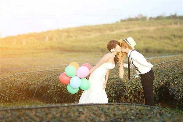 Yunbin hiện là sinh viên đại học Tài chính Marketing và là một rapper trẻ. Yunbin và Minh Thư gặp nhau trong kỳ học quân sự đầu tiên của đời sinh viên. 