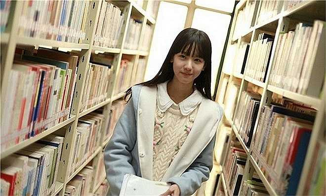 Trần Đô Linh sở hữu gương mặt thon dài và nước da trắng ngần như thiên thần. 