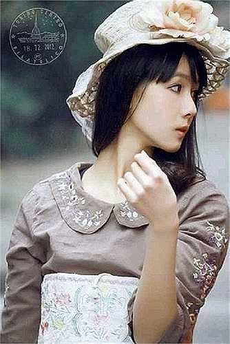 Cận cảnh mặt mộc xinh đẹp của Trần Đô Linh