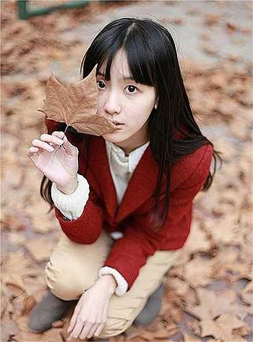 Trần Đô Linh cao 1m68, ngoài việc học, cô thỉnh thoảng còn làm người mẫu ảnh và làm thêm công việc bán thời gian.