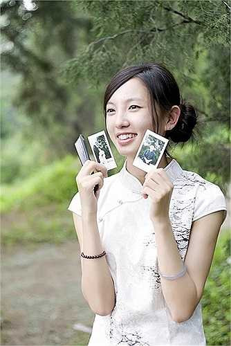 Mới đây, một album ảnh có tên 'Em là duy nhất trên thế giới' do Lý Dương Dương đăng tải đã gây sốt trên các diễn đàn Trung Quốc.