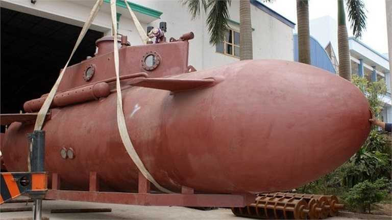 Ông Hòa chia sẻ: 'Sau nhiều lần lùi lại hạn định thử nghiệm dưới nước vì những lý do kỹ thuật và các khâu kiểm tra độ an toàn gây mất nhiều thời gian hơn dự tính, cuối cùng con tàu đã sẵn sàng để thử nghiệm trong bể nước'.