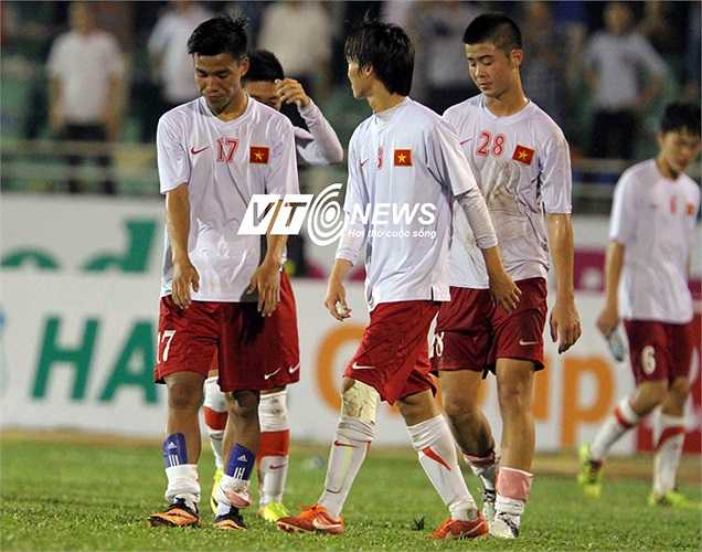 Tiền vệ Duy Mạnh người vừa cùng Đức Huy sang Nhật Bản thử việc được tung vào sân trong hiệp 2 nhưng không tạo nên sự khác biệt nào.