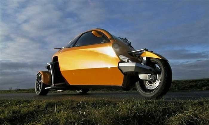 Brinks Dynamics Carver Carver là một chiếc xe 3 bánh được sản xuất bởi hãng Brinks Dynamics của Hà Lan vào năm 2009. Hãng chỉ bán được 200 chiếc và sau đó không còn khách hàng nào tìm mua chiếc Caver nữa.