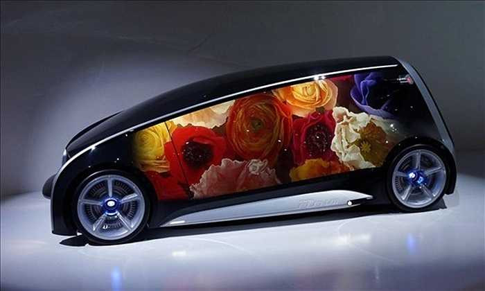 Toyota Fun-vii Chiếc Fun-vii của Toyota là chiếc xe 3 chỗ với các tấm ốp nội thất lẫn ngoại thất đều là các màn hình cảm ứng. Xe được Toyota ra mắt tại triển lãm Tokyo Motor Show 2011, có thể nói chiếc Fun-vii là một chiếc điện thoại thông minh cỡ lớn với ngoại thất của xe chính là màn hình, giúp hiển thị các đoạn phim và hình ảnh khiến bất kỳ ai cũng phải chú ý.