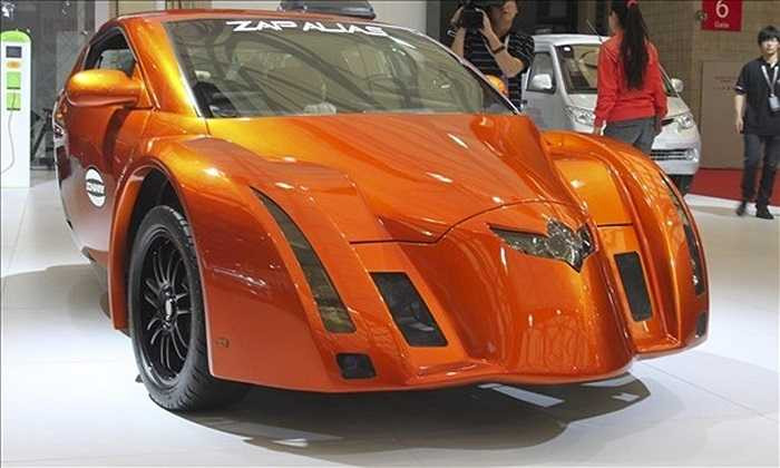 ZAP Alias ZAP Alias là mẫu xe điện ba bánh được sản xuất bởi ZAP, một công ty của Mỹ. Xe có vận tốc tối đa 137 km/h và phạm vi hoạt động lên đến 160 km. Hiện ZAP đang hợp tác với Jonway Auto của Trung Quốc nhằm sản xuất và đưa mẫu xe này ra thị trường với giá 38.500 USD.