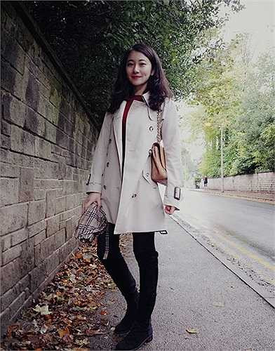 Cô tiến sĩ xinh đẹp hiện vẫn độc thân và tin vào duyên phận.