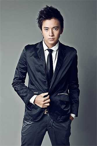 Ngô Kiến Huy đáng yêu, chụp ảnh xì tin.